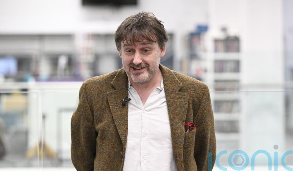 Pàdraig MacAoidh. Peter Mackay. Makar.